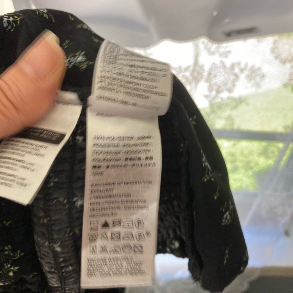 Levi’s Floral Black Women's Crop Top M - Picture 5 of 5